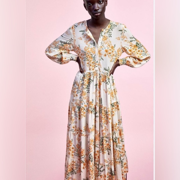 Cottagecore Prairie Floral Tiered Boho Midi Dress with Button Front
Size Medium - Picture 1 of 7